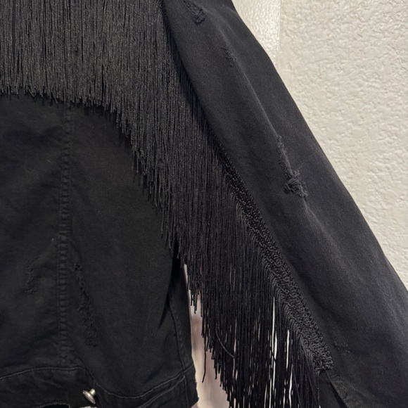 ZARA WOMAN Black Distressed Denim Jacket with Fringe Detail Oversized - Picture 4 of 5